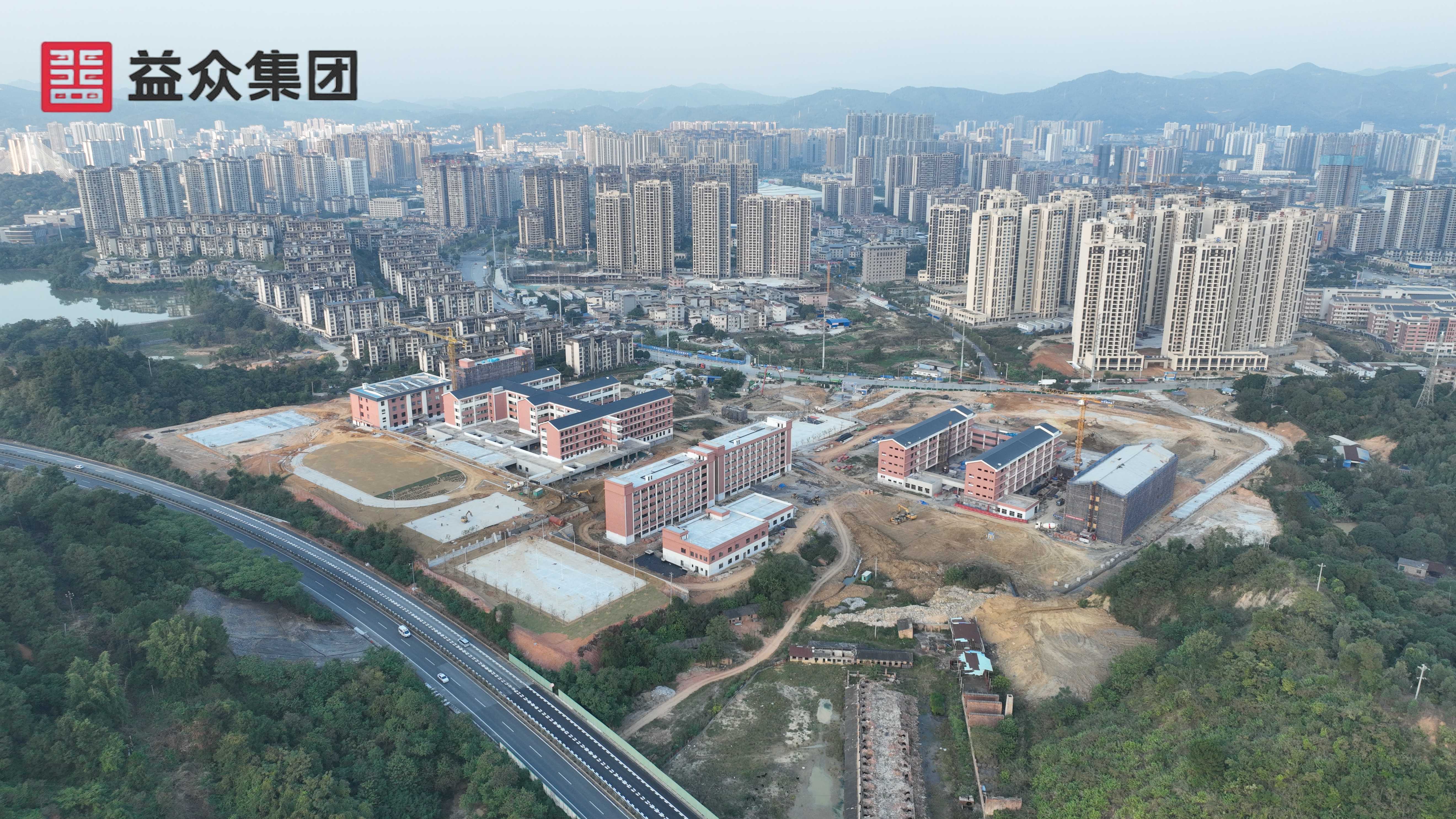 龙景六小、十二中航拍图 龙景六小、十二中航拍图